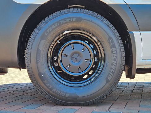 New 2024 Mercedes-Benz eSprinter 170 Cargo image 15