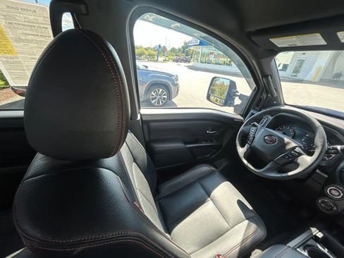 Used 2024 Nissan Titan PRO-4X w/ Pro-4x Convenience Package AWD/4WD image 25