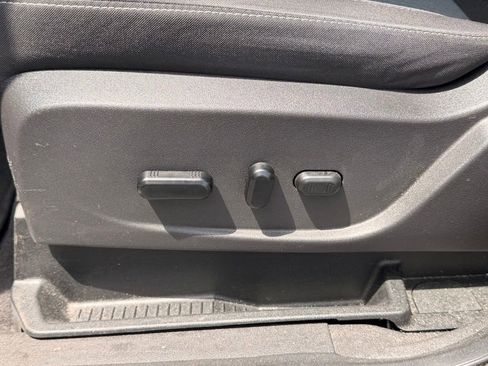 Used 2019 Ford Escape SE AWD/4WD image 16
