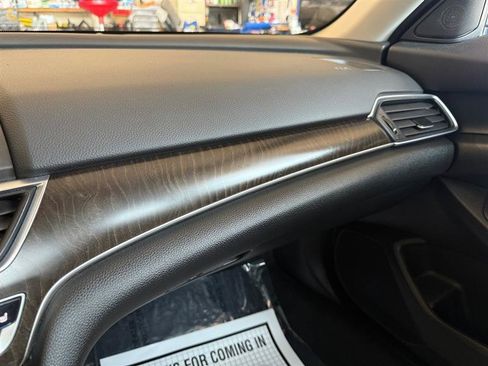 Used 2020 Honda Accord EX image 26