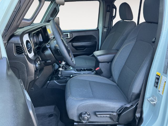 Used 2024 Jeep Wrangler Unlimited Sport AWD/4WD image 11