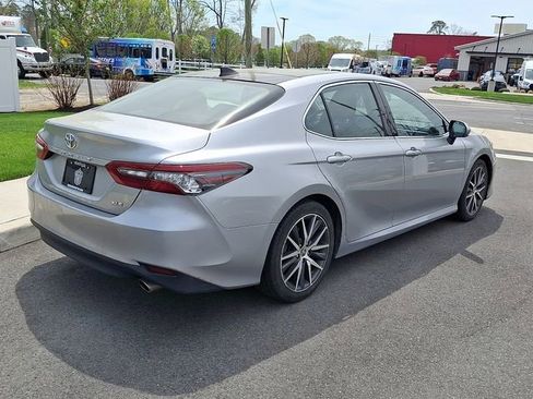Used 2022 Toyota Camry XLE FWD image 9