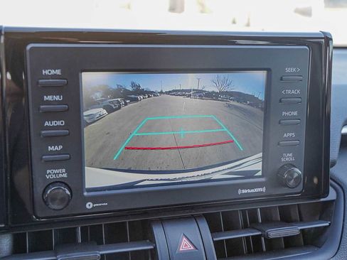 Used 2021 Toyota RAV4 LE image 16