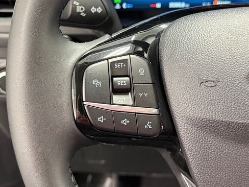 Used 2023 Ford Escape Platinum w/ Class II Trailer Tow Package AWD/4WD image 17