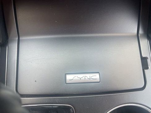 Used 2017 Ford Explorer XLT w/ Equipment Group 202A AWD/4WD image 42