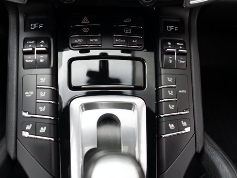 Used 2015 Porsche Cayenne S AWD/4WD image 23