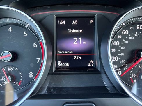 Used 2018 Volkswagen GTI SE image 20