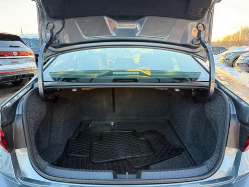 Certified 2025 Volkswagen Jetta SE w/ Sunroof Package image 13