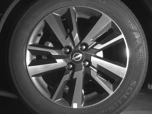 Used 2025 Nissan Versa SV FWD image 12