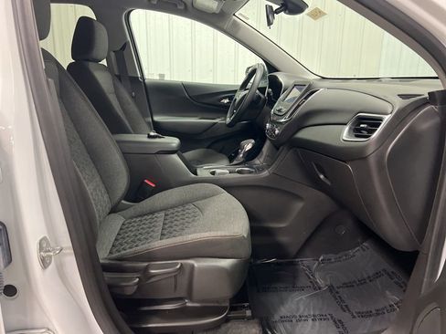 Certified 2023 Chevrolet Equinox LT w/ Driver Convenience Package image 9