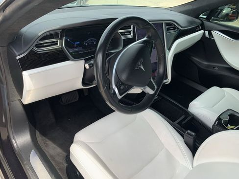 Used 2017 Tesla Model S 60 RWD image 9