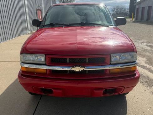 Used 2004 Chevrolet S10 Pickup LS image 4