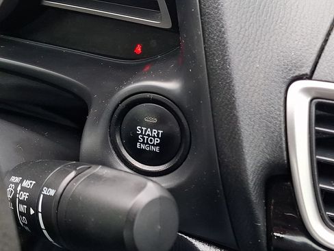 Used 2015 MAZDA MAZDA3 i Sport FWD image 23