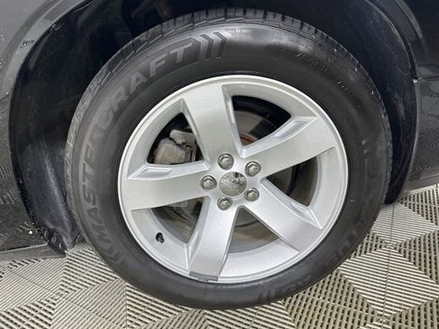 Used 2012 Dodge Challenger SXT image 4