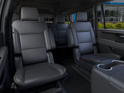 New 2025 Chevrolet Suburban Premier image 41
