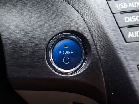 Used 2013 Toyota Prius Five w/ Advanced Technology Pkg FWD image 13