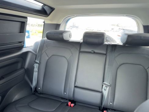 Used 2023 Land Rover Defender 90 S image 19