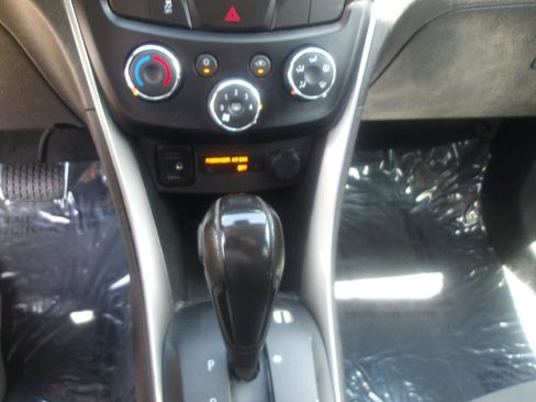 Used 2020 Chevrolet Trax LS w/ Tint and Cruise Package FWD image 25