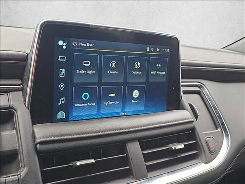 Used 2022 Chevrolet Suburban Z71 w/ Luxury Package image 12