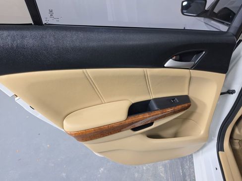 Used 2012 Honda Accord EX-L image 29