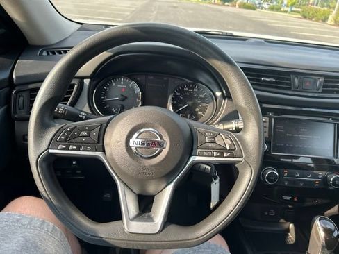 Used 2018 Nissan Rogue S AWD/4WD image 18