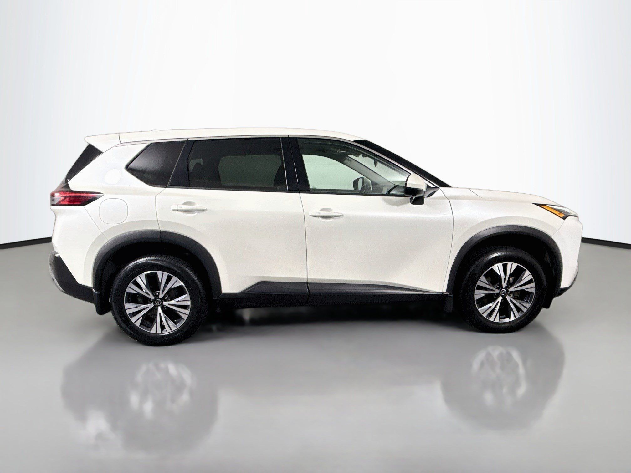 Used 2021 Nissan Rogue SV AWD/4WD image 11