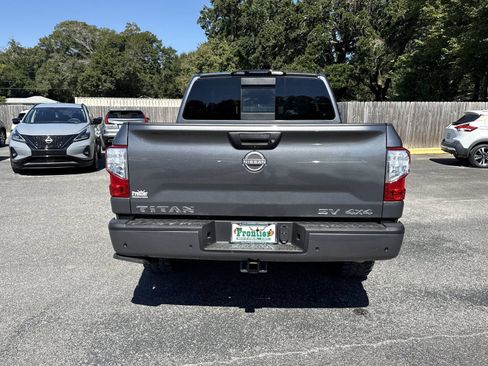 Used 2024 Nissan Titan SV w/ SV Convenience Package AWD/4WD image 4