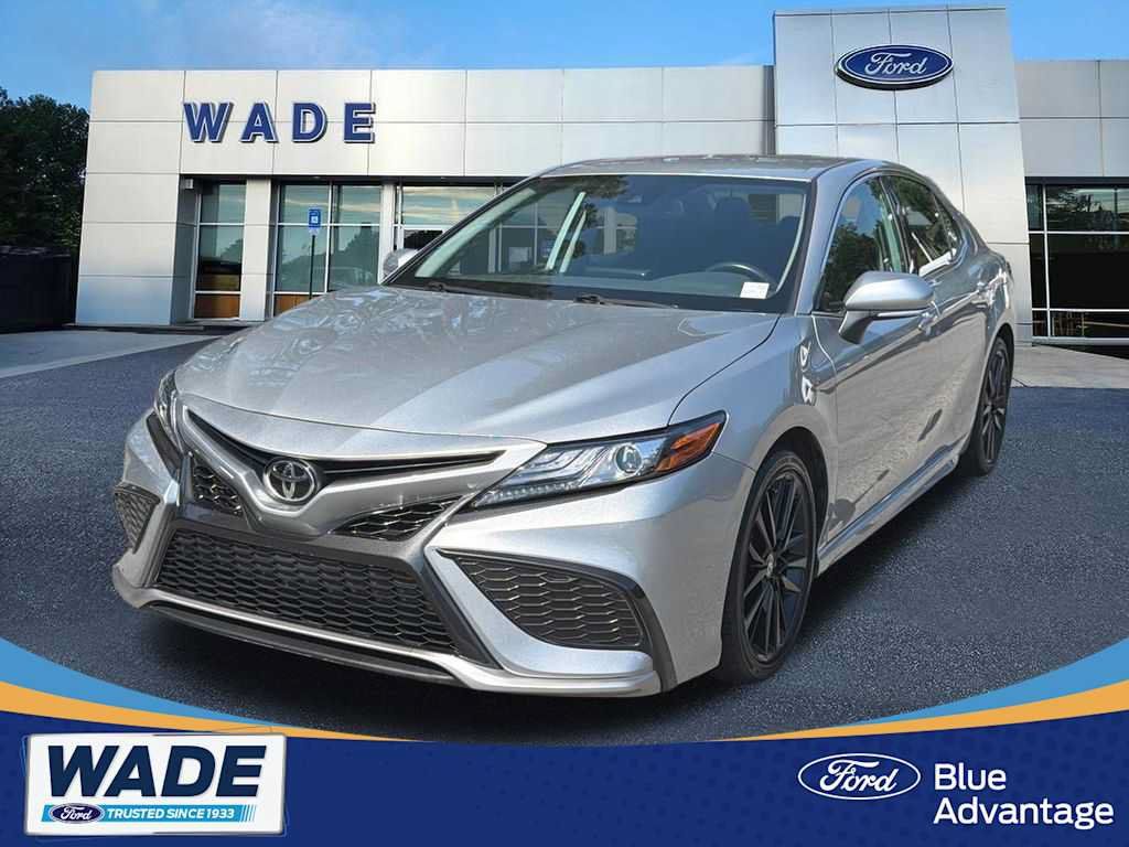 Used 2022 Toyota Camry XSE FWD image 1