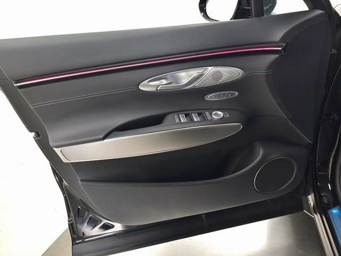 New 2026 Genesis GV70 2.5T Select image 10