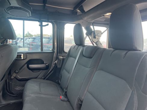 Used 2018 Jeep Wrangler Unlimited Sport image 22