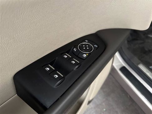 Used 2019 Lincoln Nautilus Premier image 29