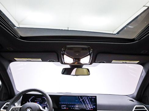 Used 2026 BMW 330i xDrive Sedan image 17