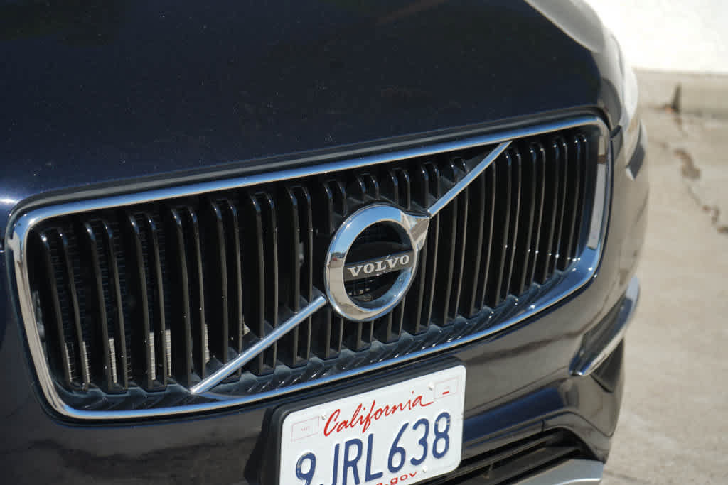 Used 2019 Volvo XC90 T5 Momentum w/ Protection Package Premier AWD/4WD image 5