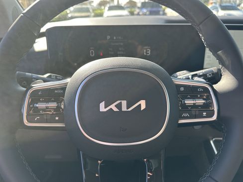New 2026 Kia Carnival EX FWD image 18