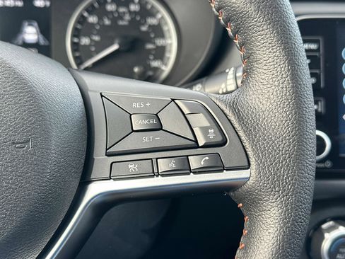 New 2025 Nissan Versa SR w/ Trunk Package image 18