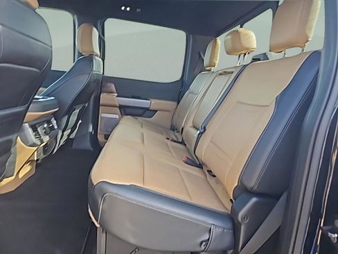 Used 2024 Ford F450 Lariat w/ Chrome Package image 31