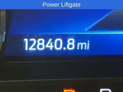 Used 2023 Ford Explorer XLT AWD/4WD image 11