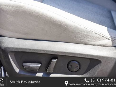 Used 2025 Nissan Rogue SV FWD image 23