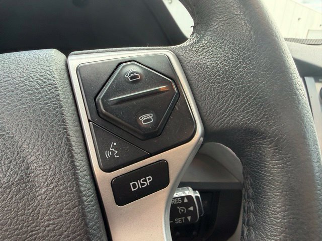 Used 2017 Toyota Tundra 4x4 CrewMax image 19