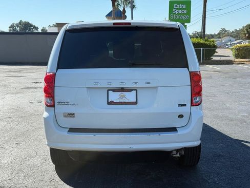 Used 2012 Dodge Grand Caravan SXT image 4