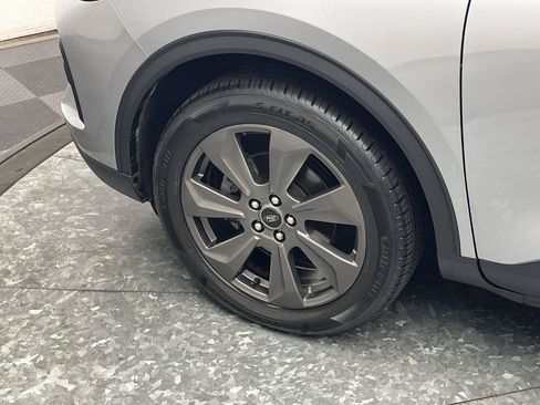 Certified 2024 Ford Escape Platinum AWD/4WD image 32