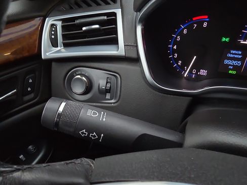 Used 2015 Cadillac SRX Luxury image 20