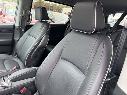 Used 2023 Honda Odyssey Elite image 9
