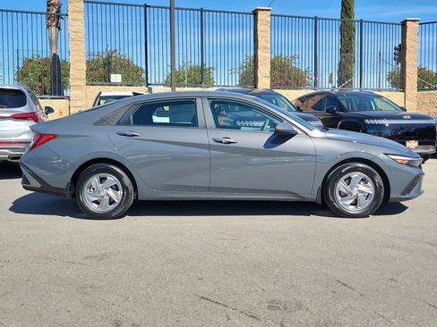 New 2026 Hyundai Elantra SE image 23