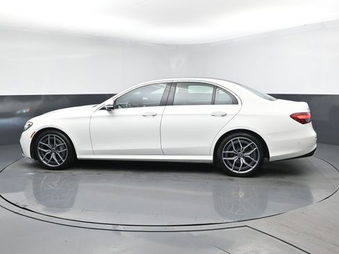 Used 2021 Mercedes-Benz E 350 4MATIC Sedan w/ Premium Package image 4