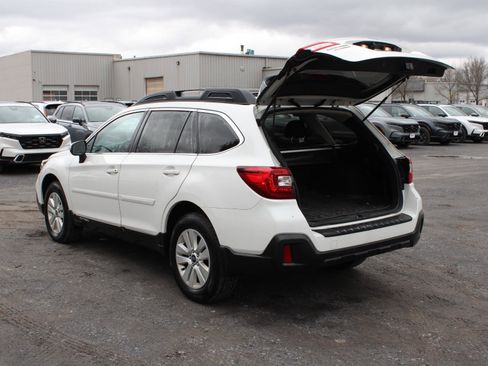 Used 2019 Subaru Outback 2.5i Premium image 7