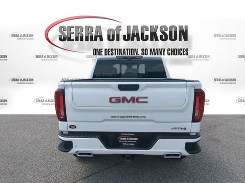Used 2024 GMC Sierra 1500 AT4 w/ Technology Package AWD/4WD image 8