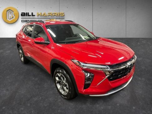New 2026 Chevrolet Trax LT w/ Driver Confidence Package FWD image 9