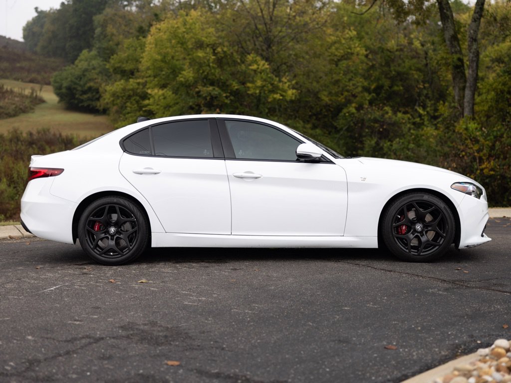 Used 2022 Alfa Romeo Giulia Ti w/ Active Assist Plus Package RWD image 8