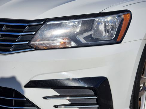 Used 2017 Volkswagen Passat 1.8T R-Line image 9